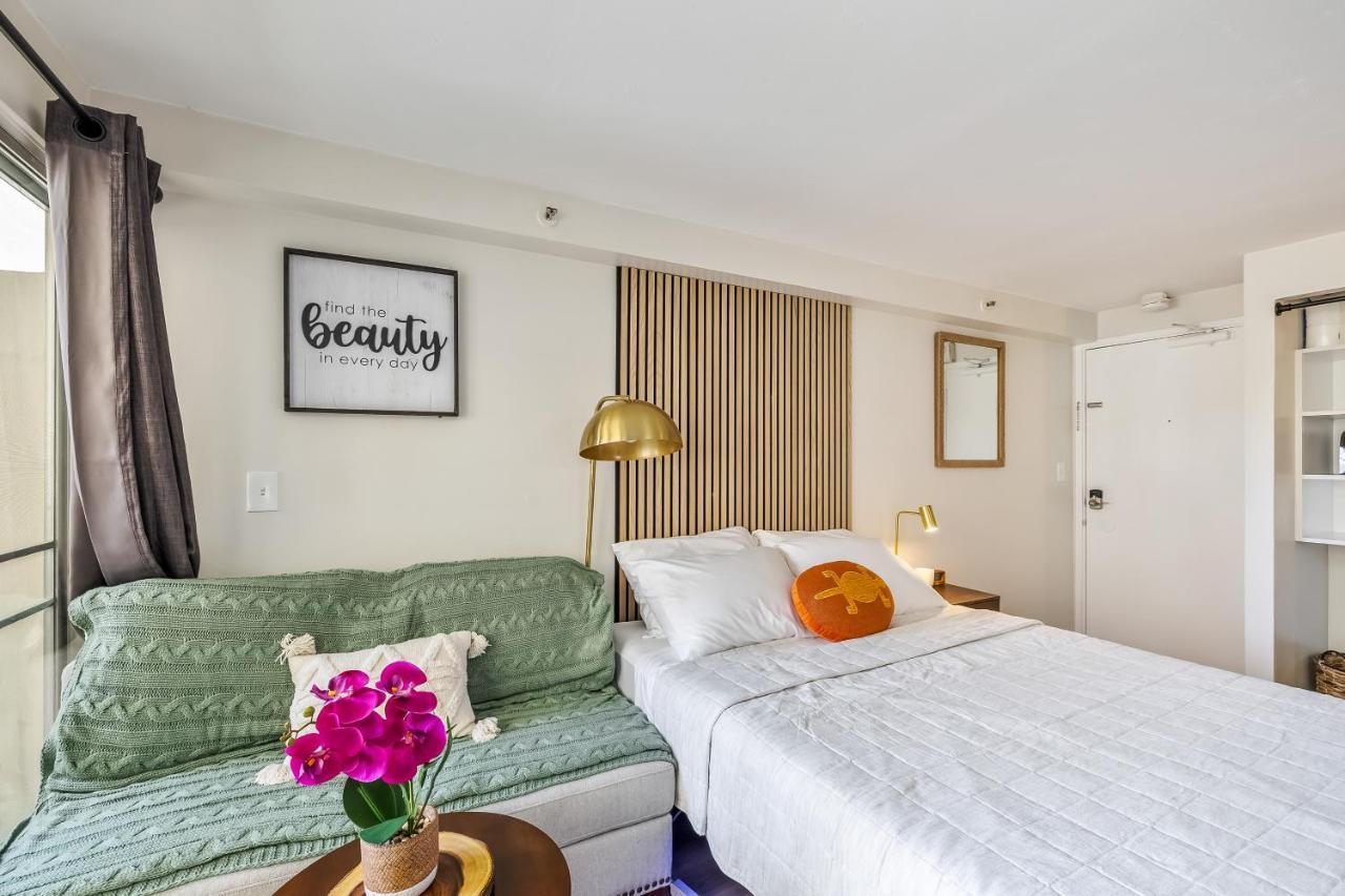 Bright & Cozy Condo Unit With Balcony! Honolulu Exterior photo